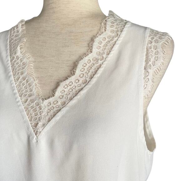 ROMANTIC HUT White Sleeveless Lace Trim Blouse Size Small V Neck Relaxed Fit - Picture 2 of 6